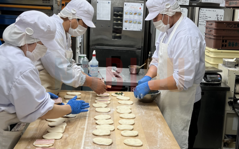 PESANAN PEMBUATAN ROTI _KELAS 3